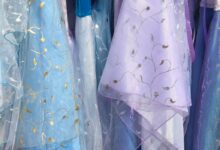 oblačiti pred mužem